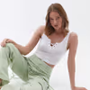 Cotton Singlet with Lace Detail OX-PAKLACENECK1